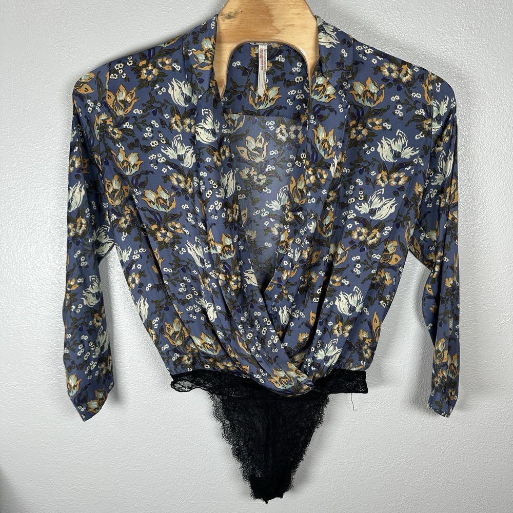 Intimately Free People Blue Floral Lace Plunging Wrap Elsa Bodysuit Size Small